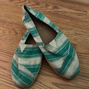 Toms